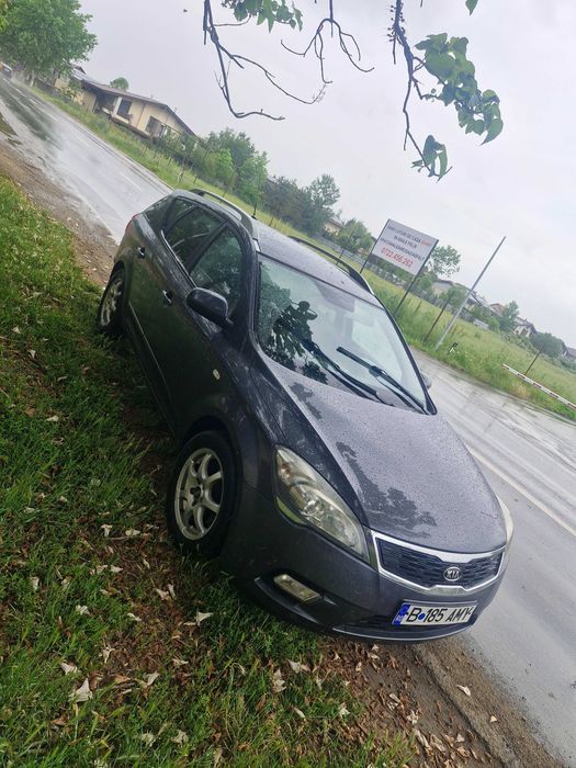 Vând kIA ED F5PC1 -CEE'D