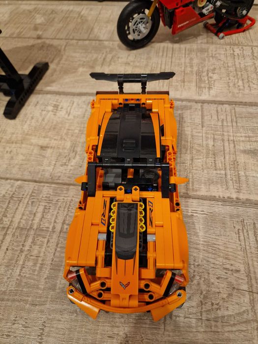 Lego Chevrolet Corvette ZR1 42093