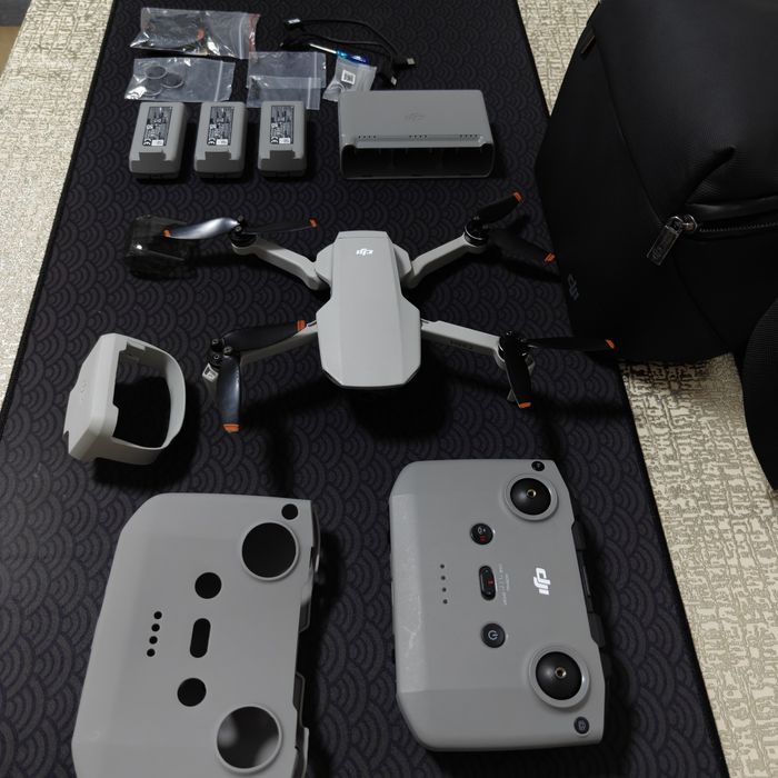 Продам DJI Mini 2 Fly More Combo