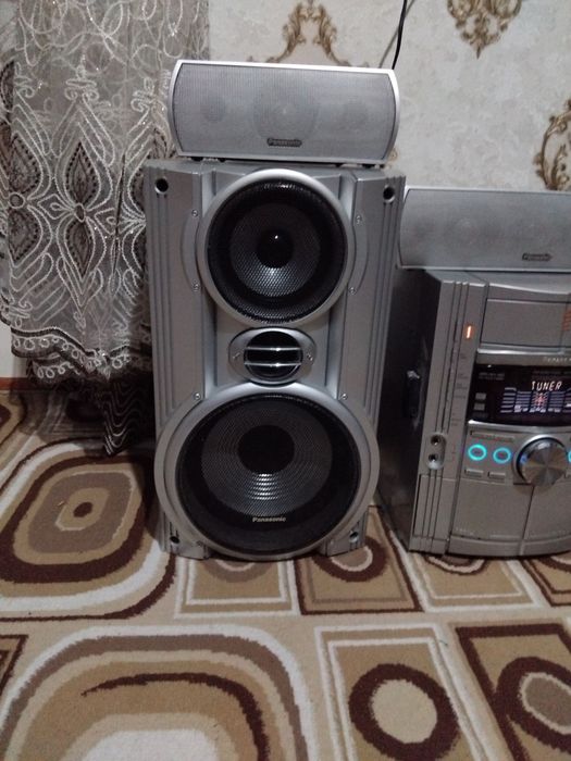 Panasonik muzikalniy sentr sotiladi