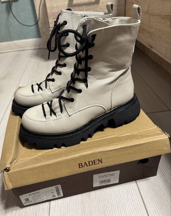 Зимние женские ботинки