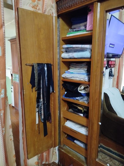 Продается платяной шкаф