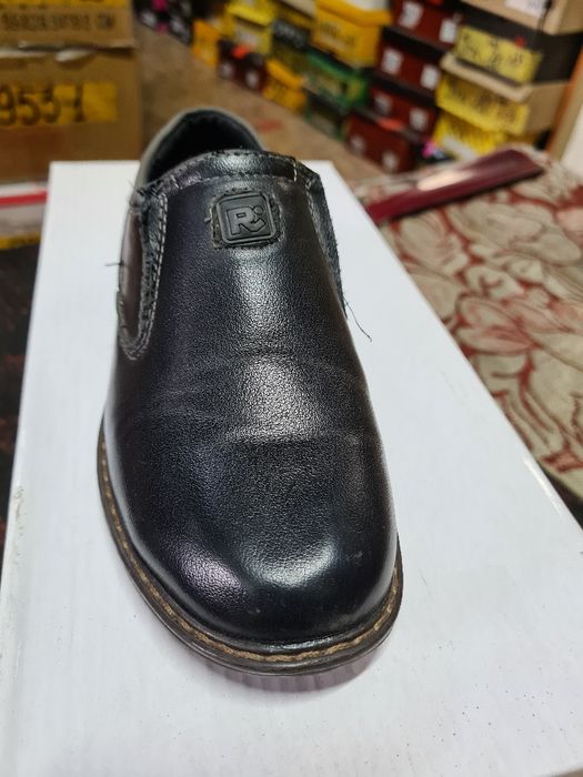 Продам детские туфли