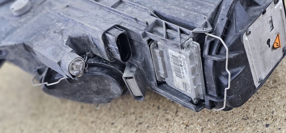 Faruri Xenon vw Passat B6