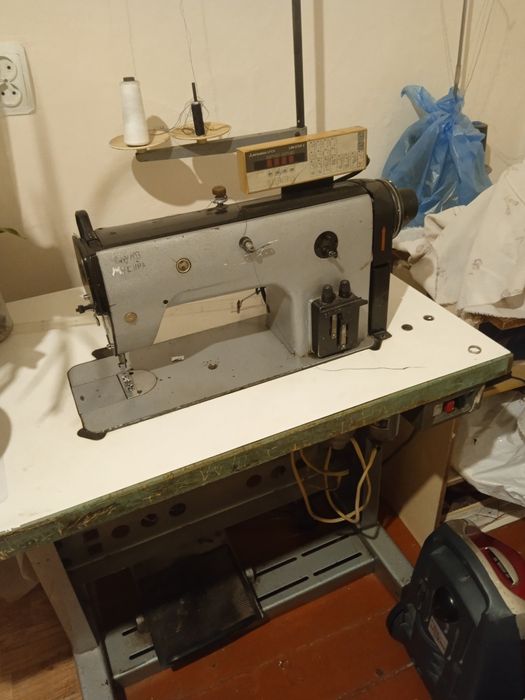 Швейная машинка и оверлоки