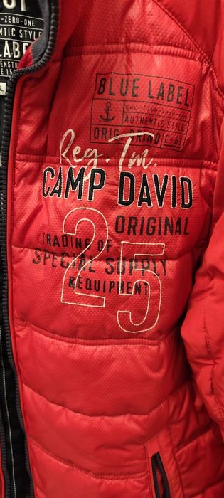 Geacă de iarnă unisex CAMP DAVID pe Roșu Bordeaux

Design și funcționa