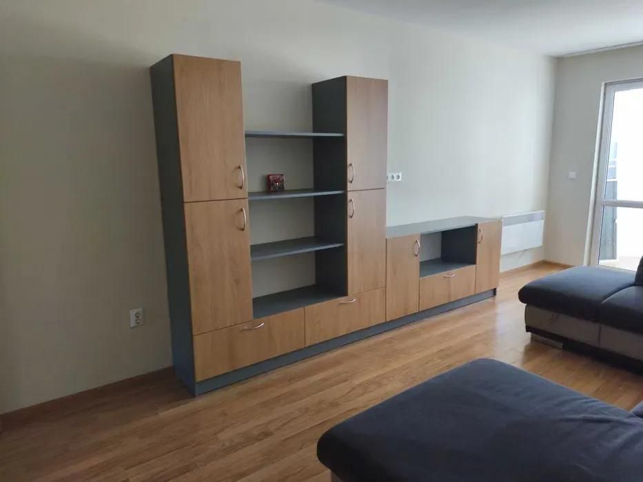 Дава се под наем Тристаен апартамент в Варна, Конфуто - 104 кв.м за 598.23 € - Снимка #1