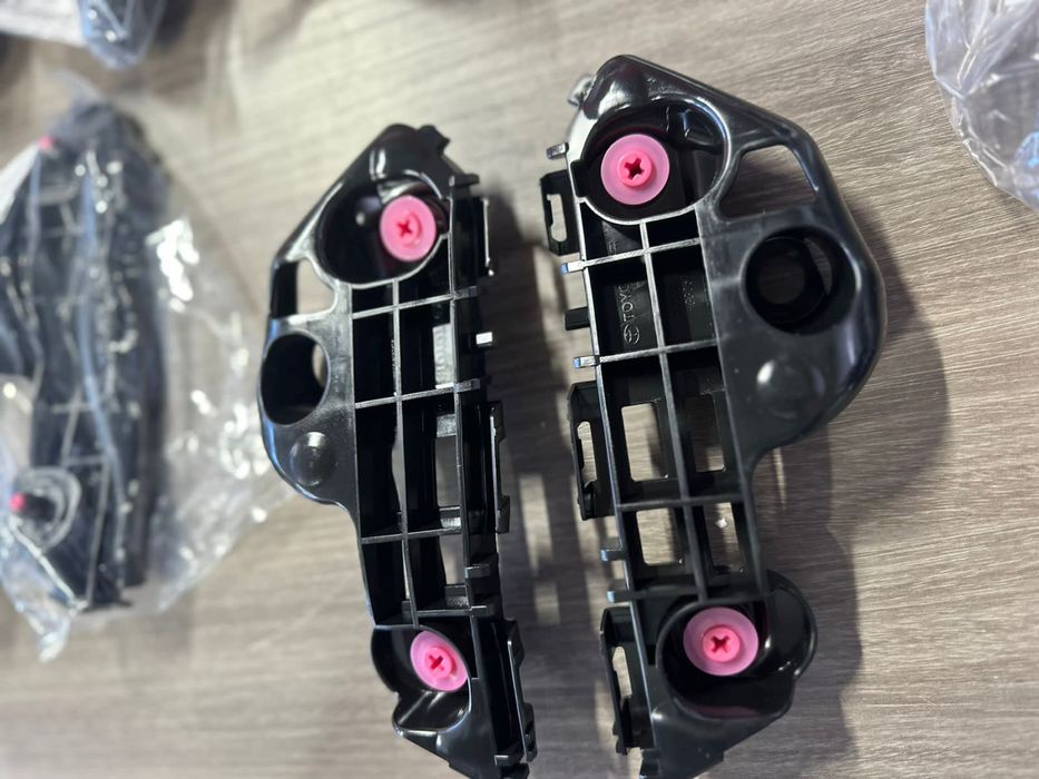 Крепление бампер Toyota Camry 70 orginal