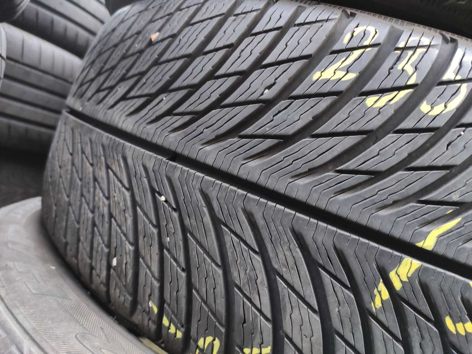4бр Зимни гуми 235 45 20 - Michelin