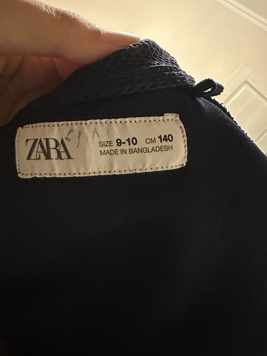 Продам кофту в школу