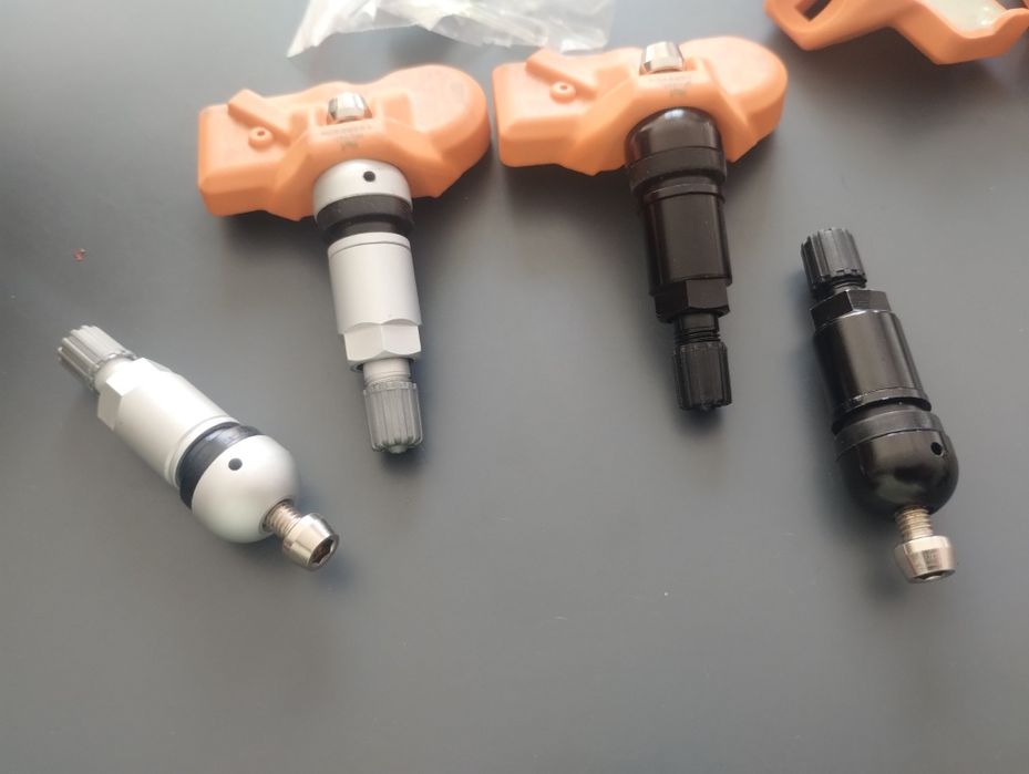 Senzori Presiune roti Originali BMW cu valve metalice.