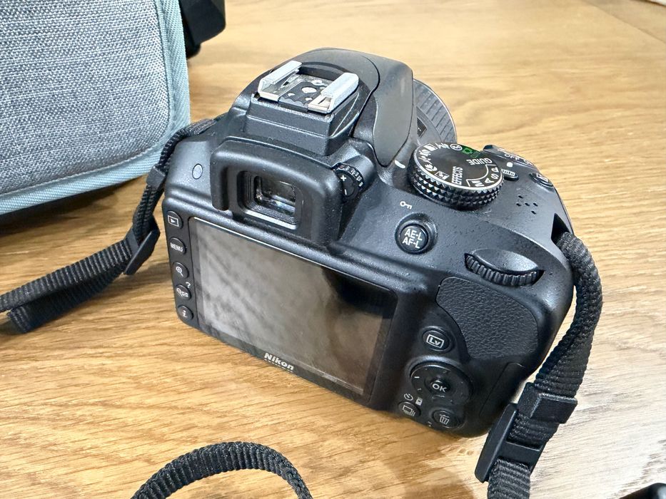 Nikon D3300 обектив, чанта - като НОВ
