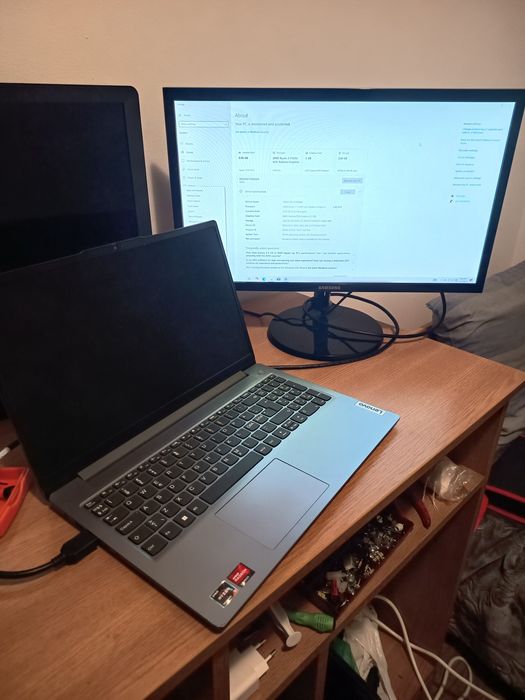 Laptop ryzen idea pad 3, ryzen 7320U, 8 GB, ssd 256 gb
