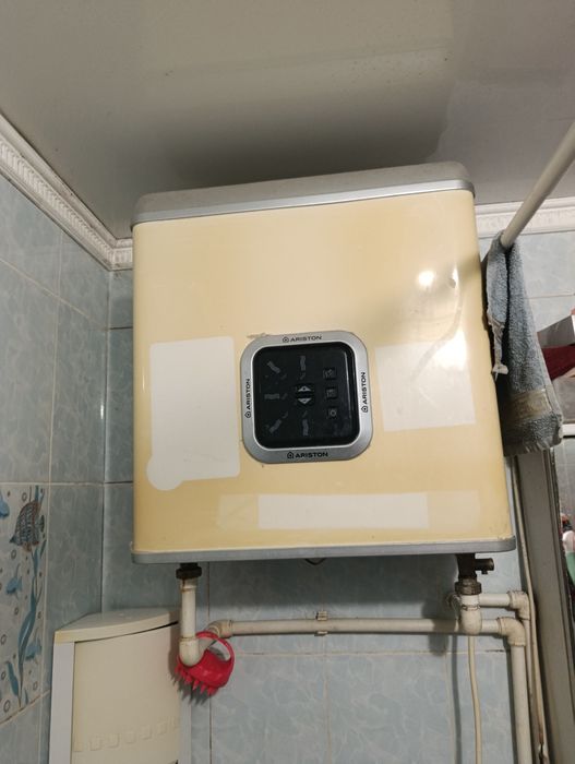 Продам бойлер Аристон на 50л.