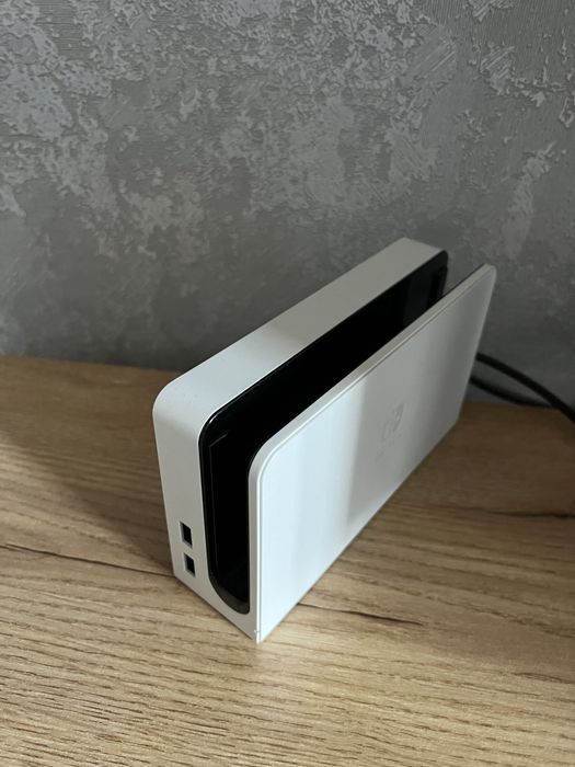 Продам nintendo switch oled