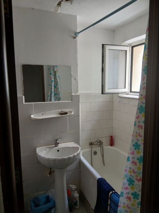 Vând garsoniera Lujerului