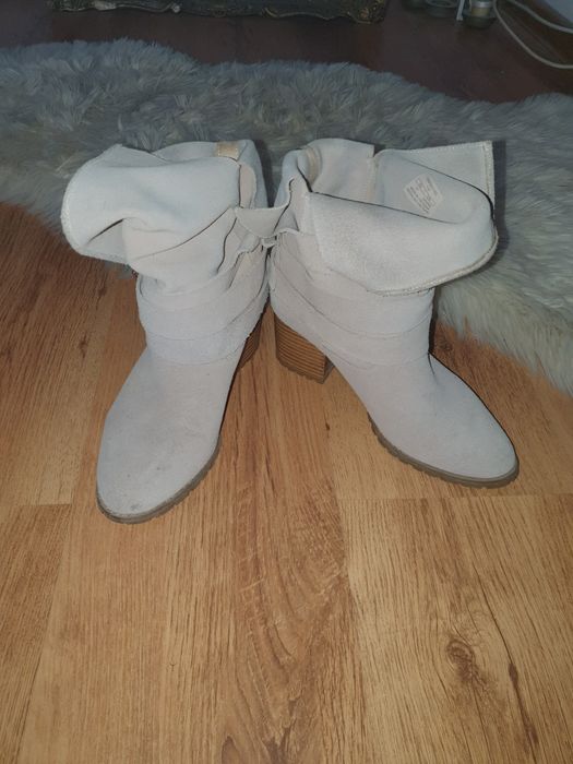 Botine elegante din piele intoarsa