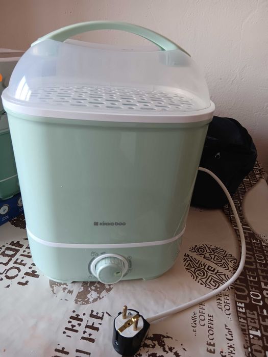 Продавам Стерелизатор за бебешки принадлежности в много добро съ