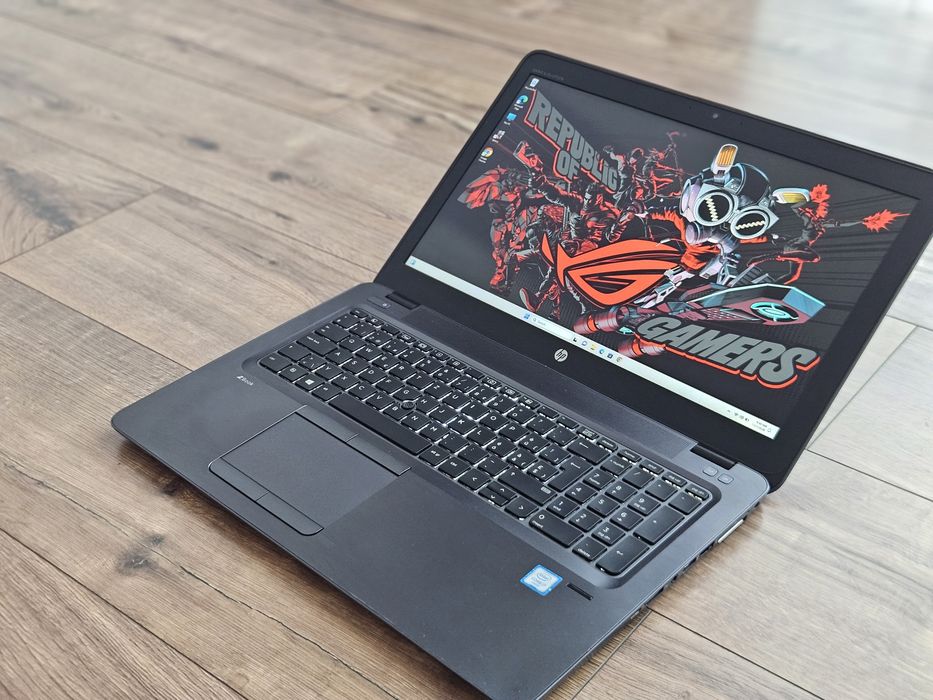 Laptop Gaming Hp Zbook Intel i7 6th, 8GB DDR4, 2 placi video AMD FirePro, SSD 512GB, 15.6 FHD