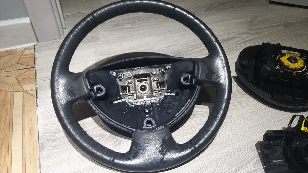 руль и подушка рулья с шлейфом торг есть