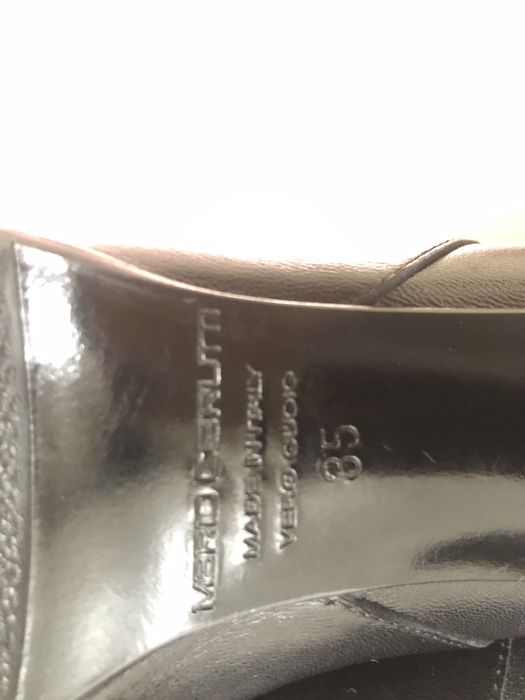 Продам демисизонные модные сапоги 35-й размер