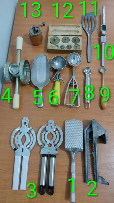 Articole menaj: Presă multifuncțională 4 in 1 /  Bătător șnițele