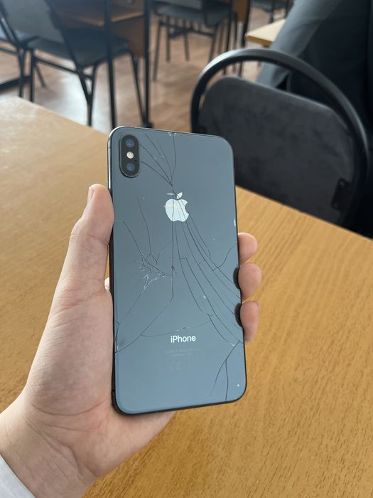 Продам айфон ХС маск