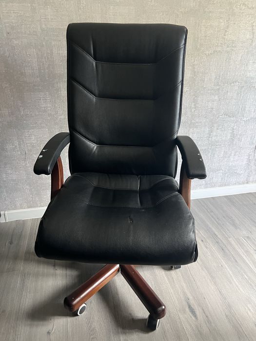 Ofis kreslo juda mustaxkam baquvvat!