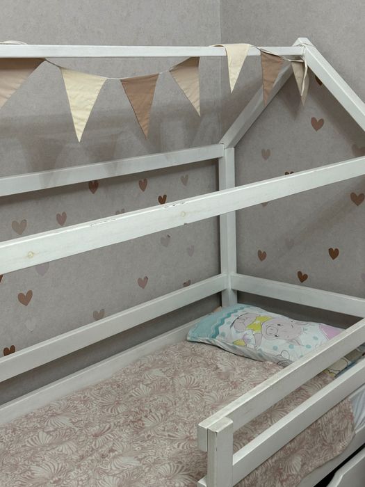 Детская кровать домик