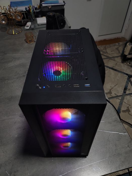 Kuchli zborka qilingan kampyuter yangi  450$ga olganman