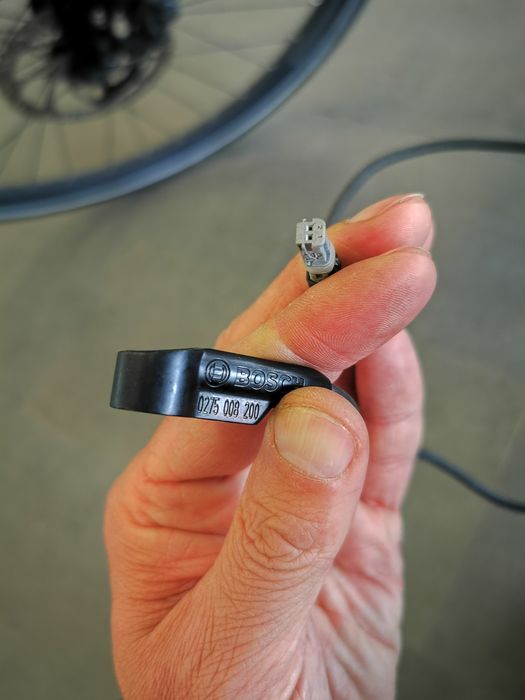 Stilou Parker.Senzor de viteza bicicleta electrică Bosch. Sonos Play 3