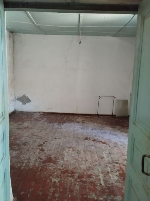 КОГОН,Шахар , Вохрни олдида катта Уй сотилади ,