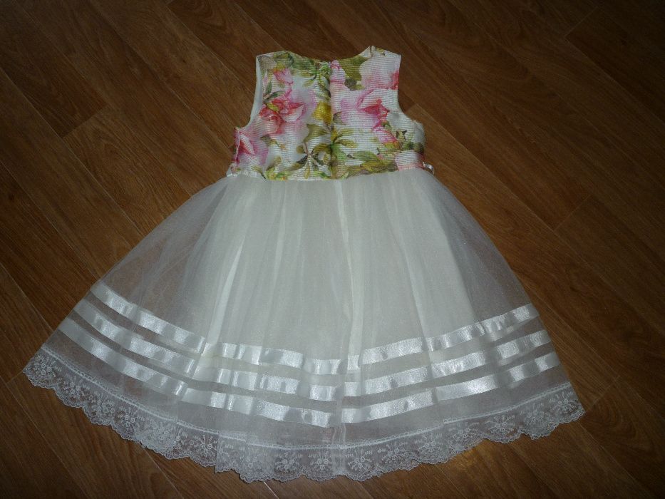 Нарядное платье