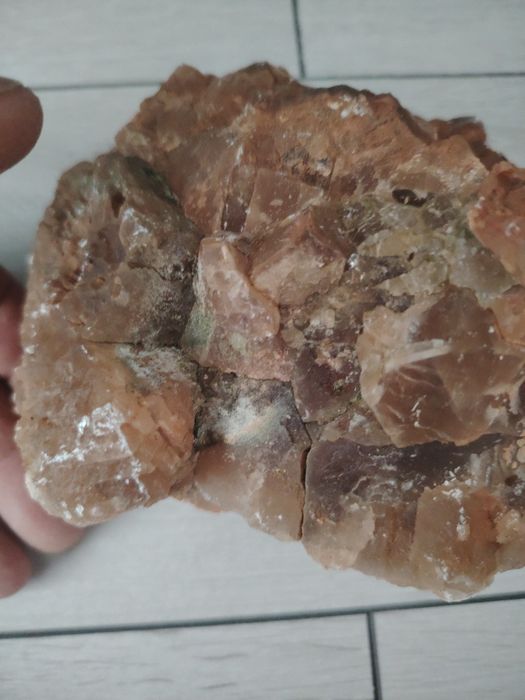 Piatra  opal in forma ei naturala