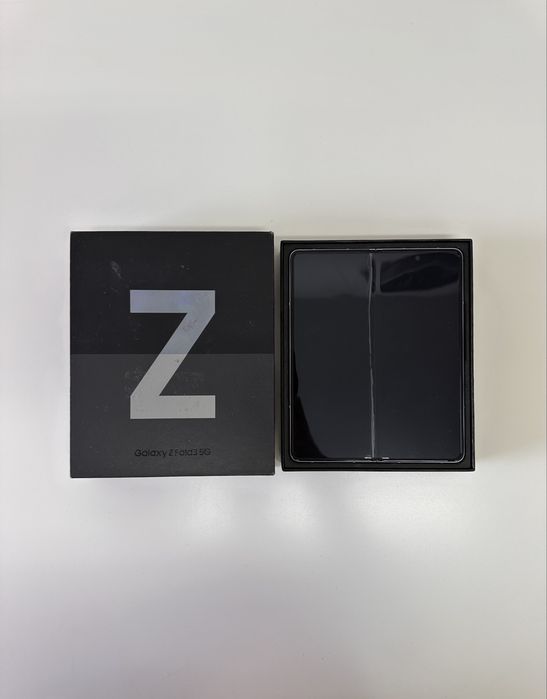 Samsung Galaxy Z Fold3 Folosit Stare Foarte Buna
