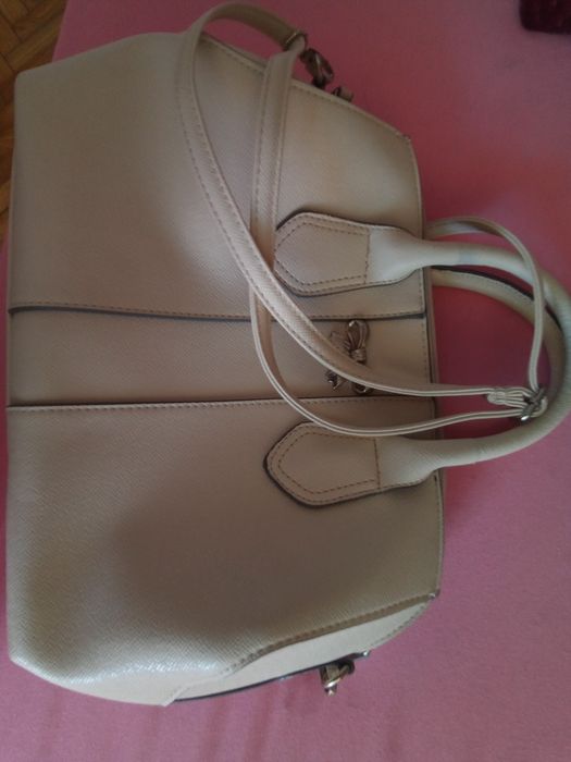 Дамски чанти различни големини модели цветове