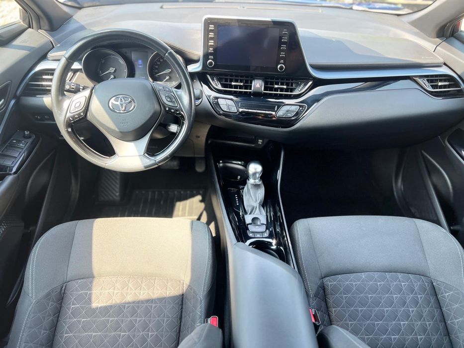 Toyota CHR hibrid avariat, AVARIATE