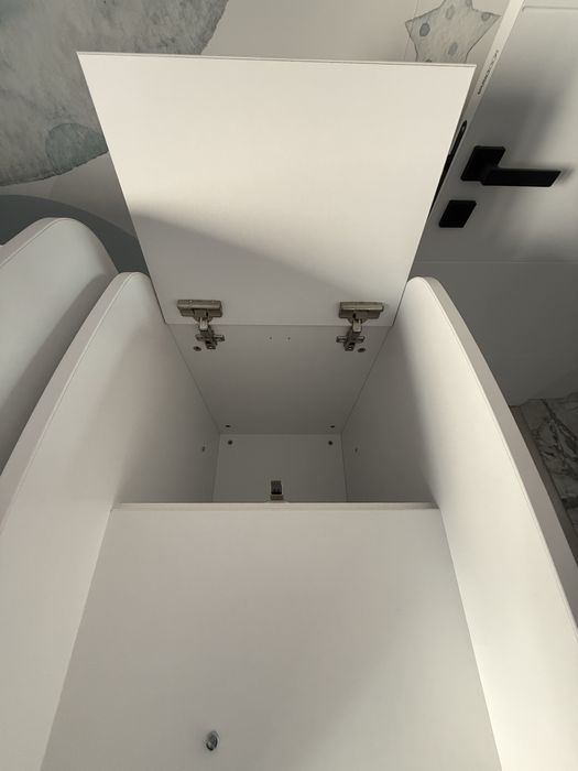 Бебешко легло с люлеещ механизъм