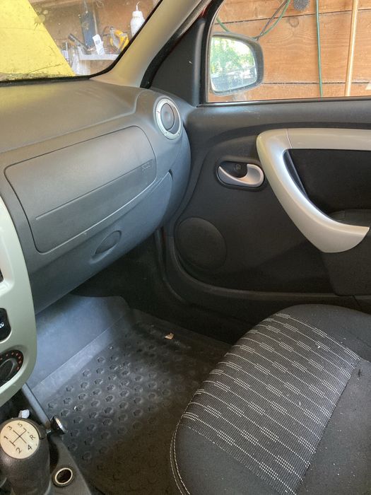 De vinzare dacia logan 16,16v din 2012