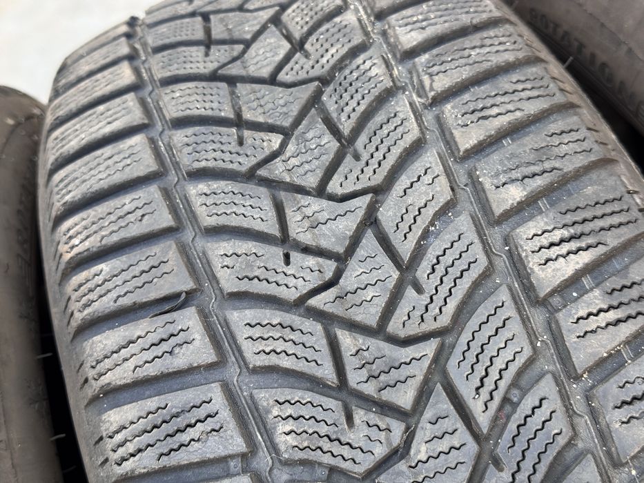 215/60/R16 Dunlop Winter Sport5 4бр зимни