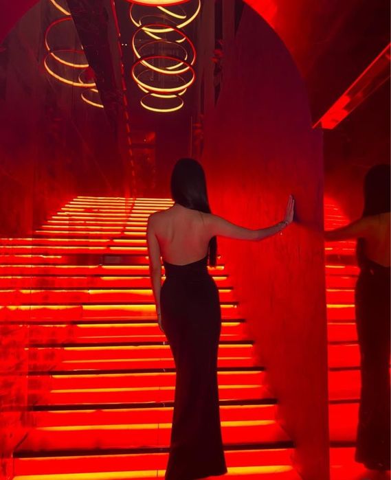 Платье с открытой спиной