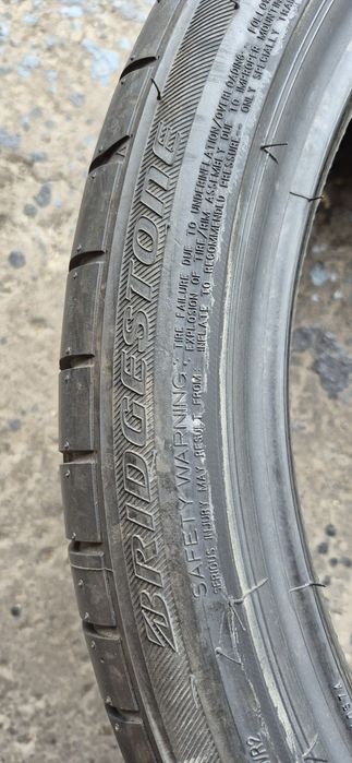 4 anvelope vara noi runflat Bridgestone,fata 225/40/19,spate 255/35/19,dot 2025.Pretul este pe bucata.
