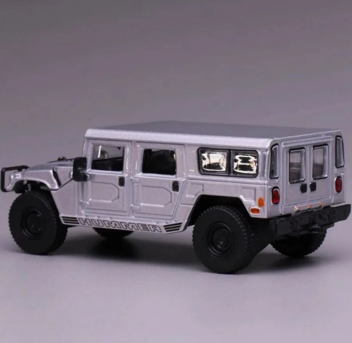 Hummer H1 масштабная модель