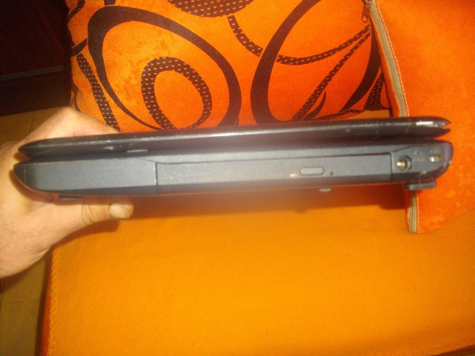 Лаптоп TOSHIBA Satellite C660D-15P-ЗА ЧАСТИ/ ЗА РЕМОНТ-Не Светва-15,6"