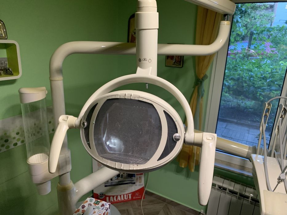 Стоматологичен стол в перфектно състояние