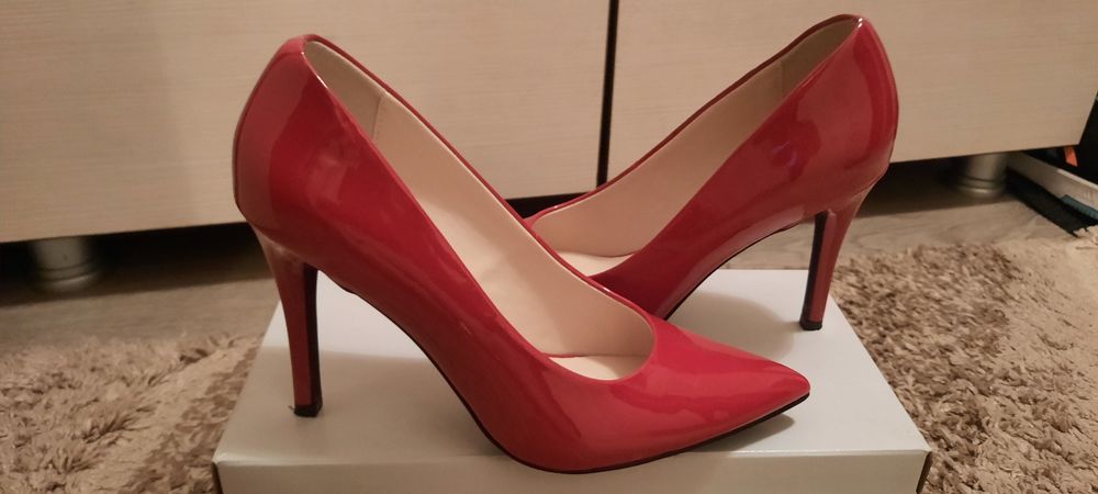 Pantofi de lac marimea 40