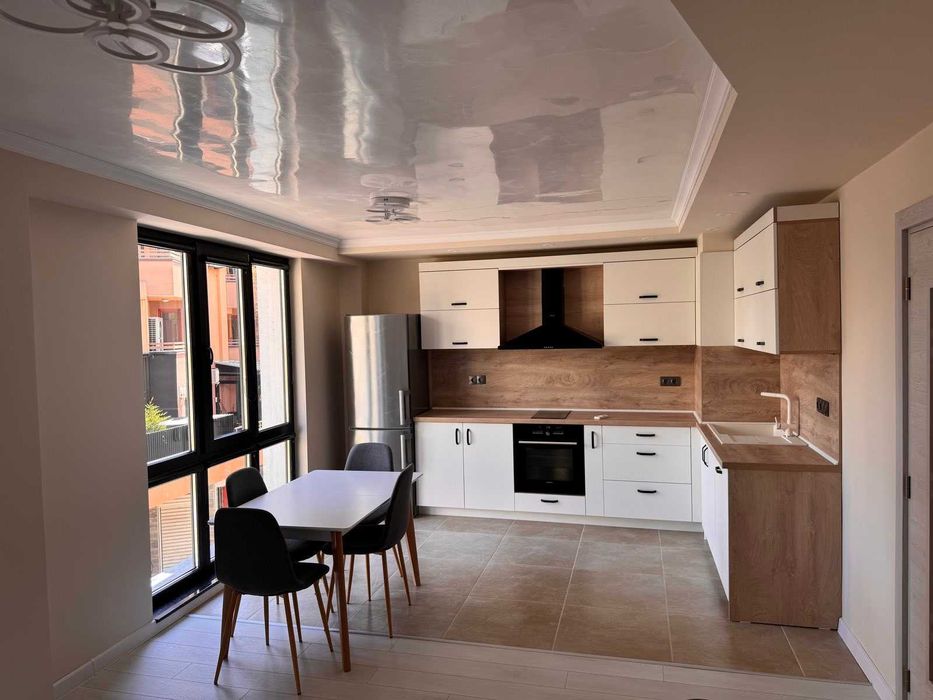 Дава се под наем Двустаен апартамент в Пловдив, Кършияка - 76 кв.м за 504.9 € - Снимка #2