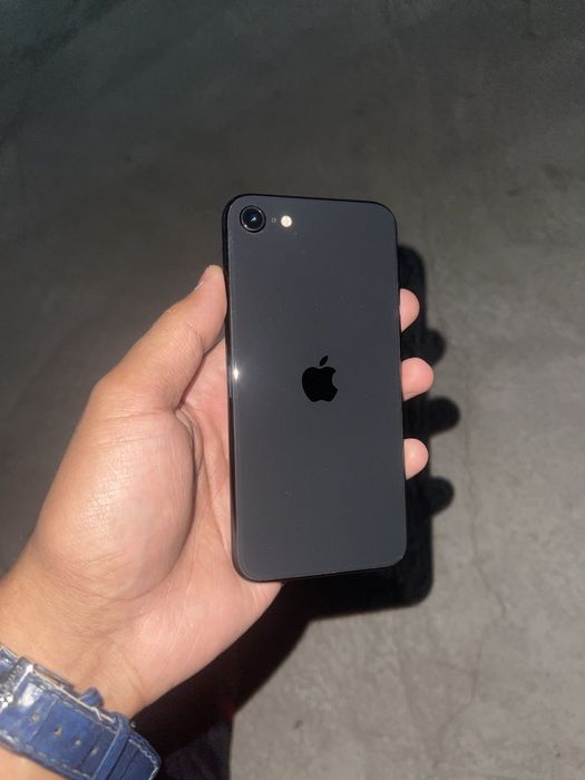 IPhone SE, IPhone 12 Pro Max