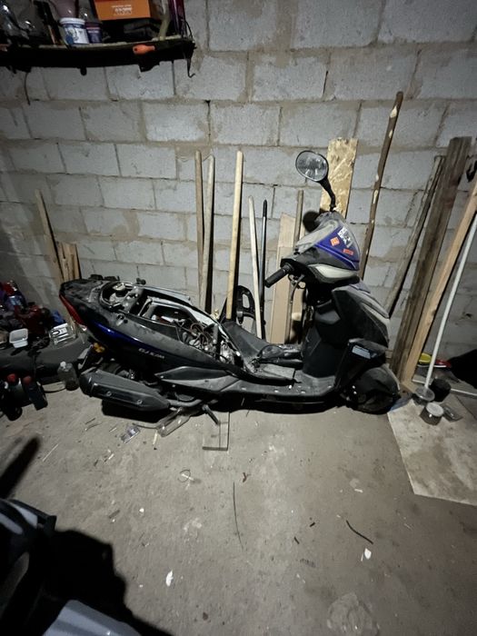 Продам М8 скутер