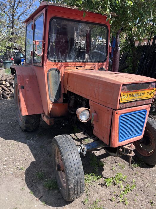 Vând tractor U445:4150 euro